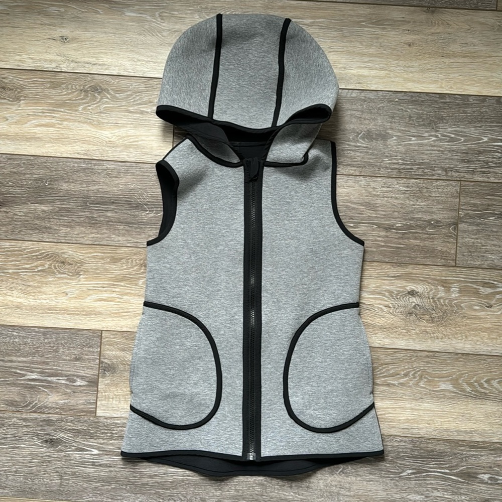 Lululemon Reversible Vest, Gray and Black, size 4